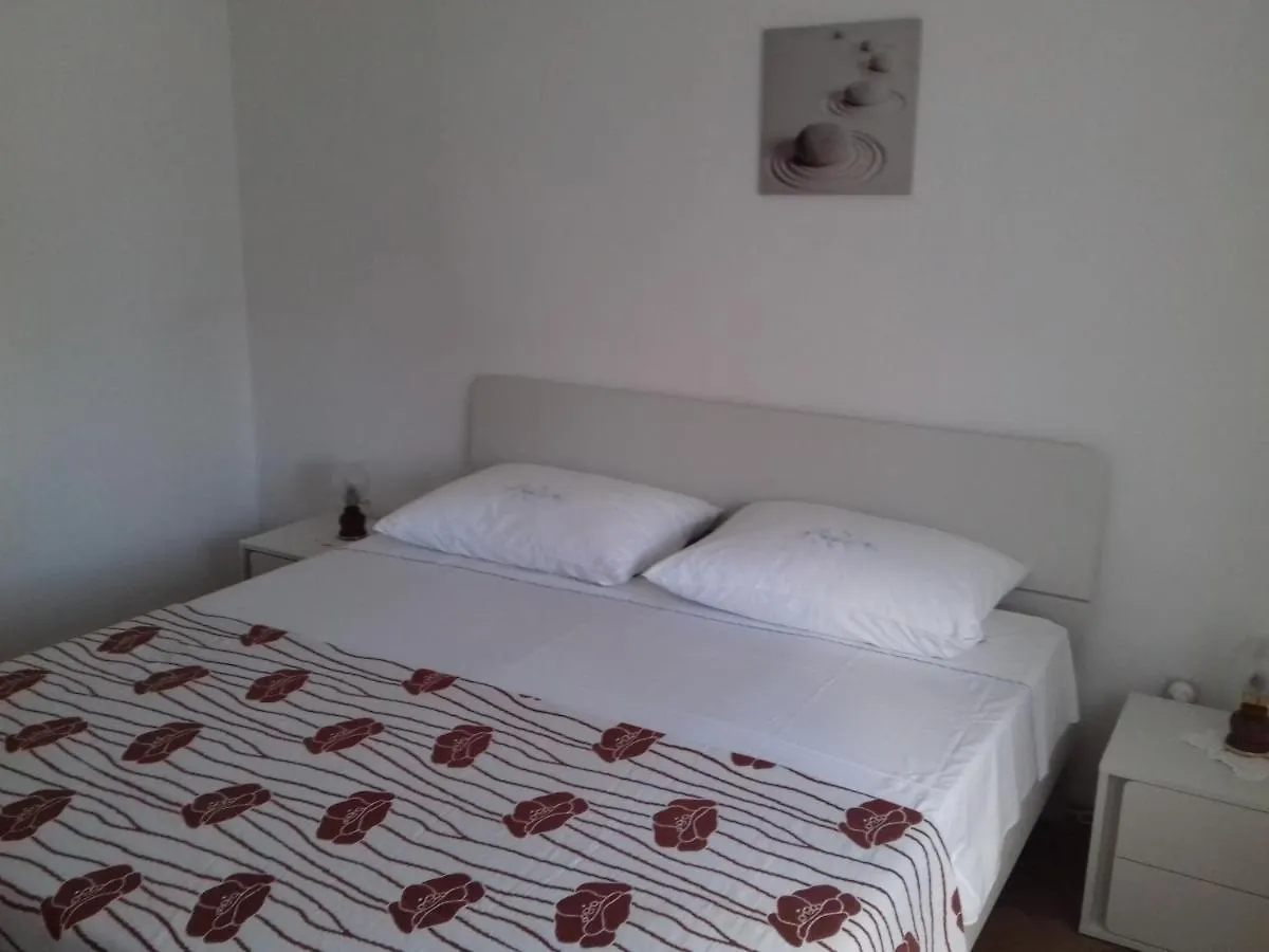 Apartment Dragan Pula