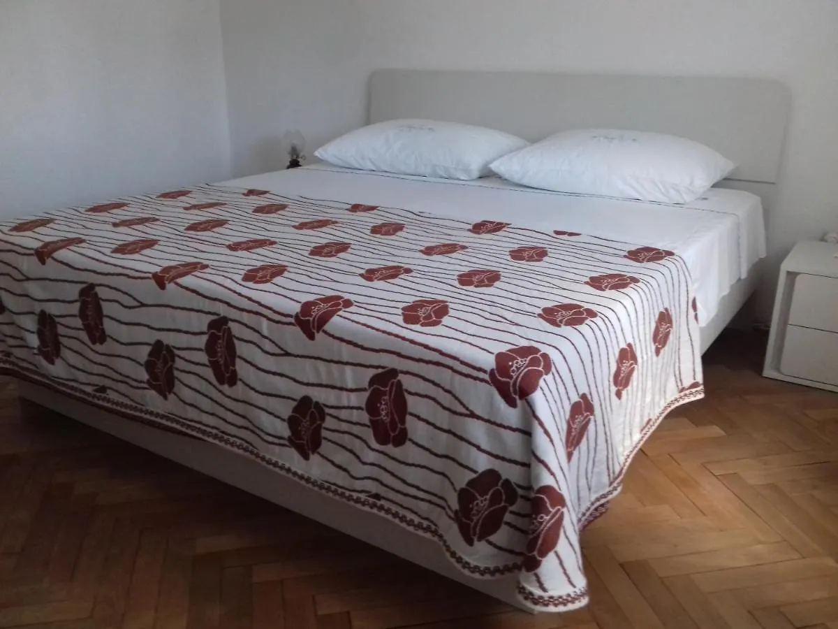 Apartment Dragan Pula